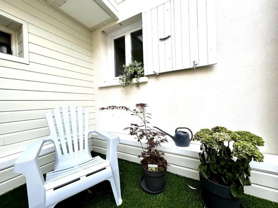 Cote Cour - Appartement En Plein Centre-Ville & Proche Des Thermes ロシュフォール エクステリア 写真